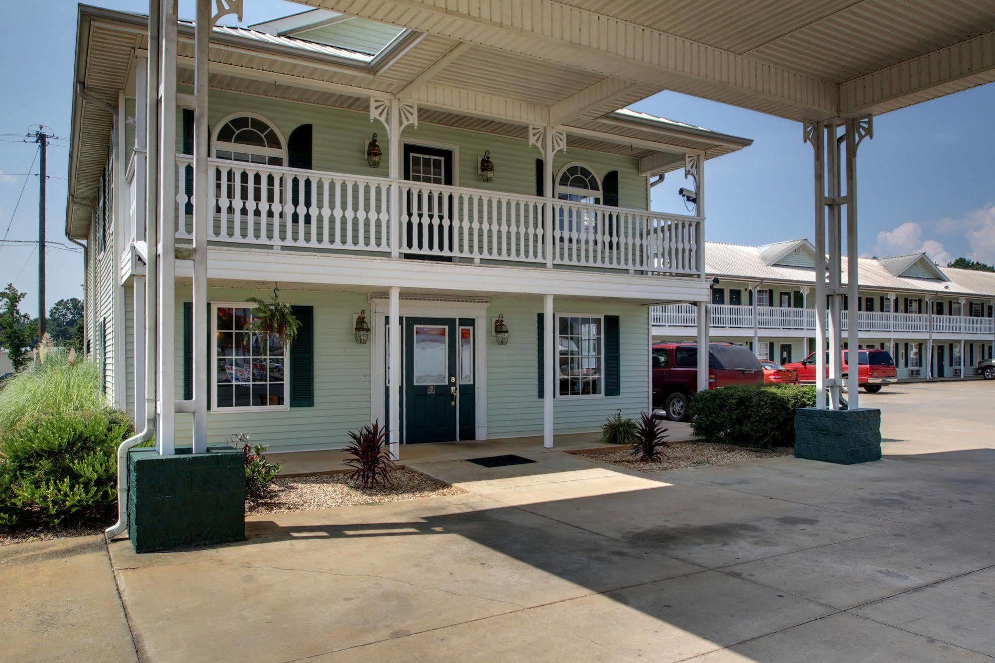 Key West Inn - Childersburg Εξωτερικό φωτογραφία