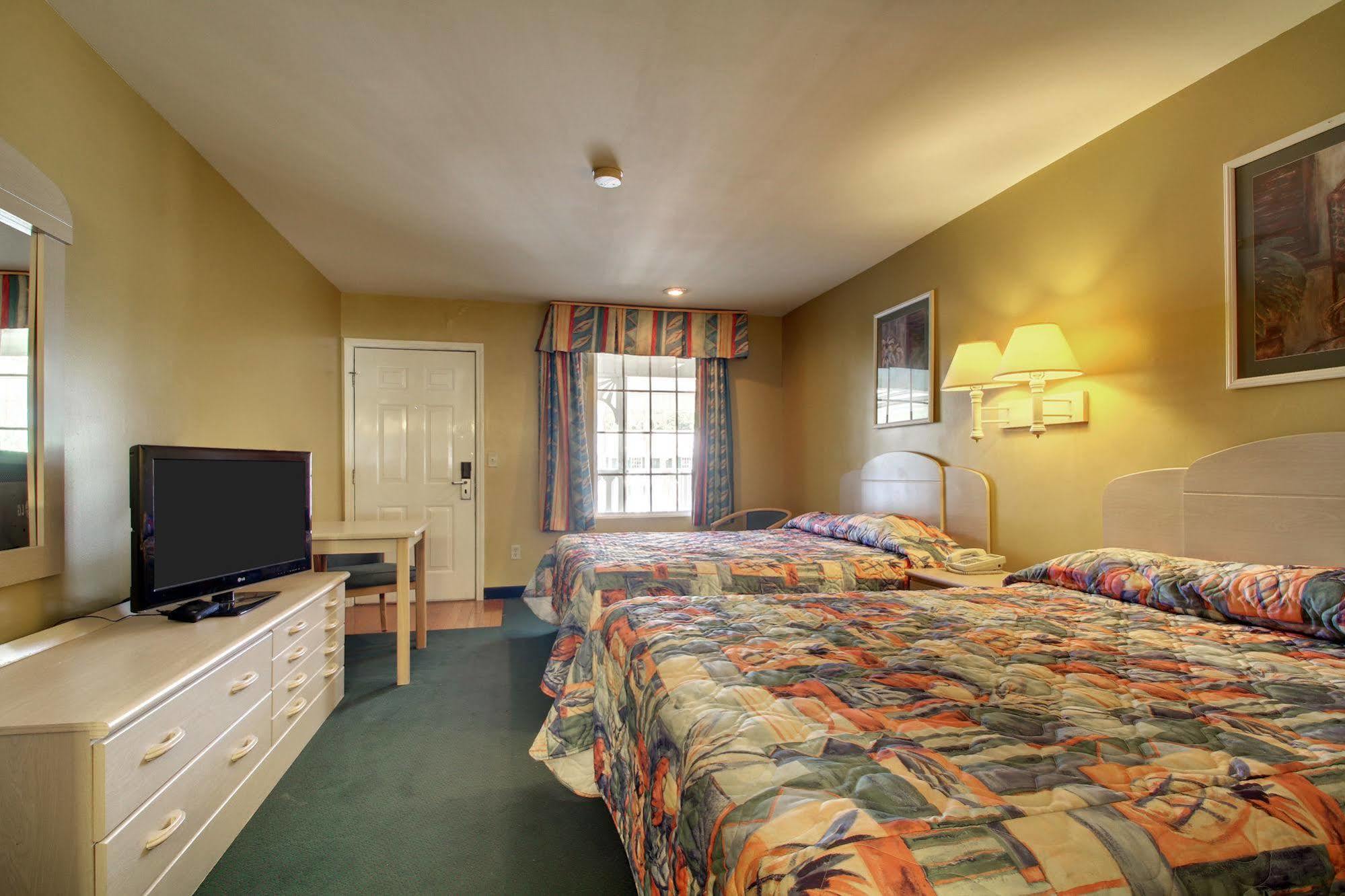 Key West Inn - Childersburg Εξωτερικό φωτογραφία