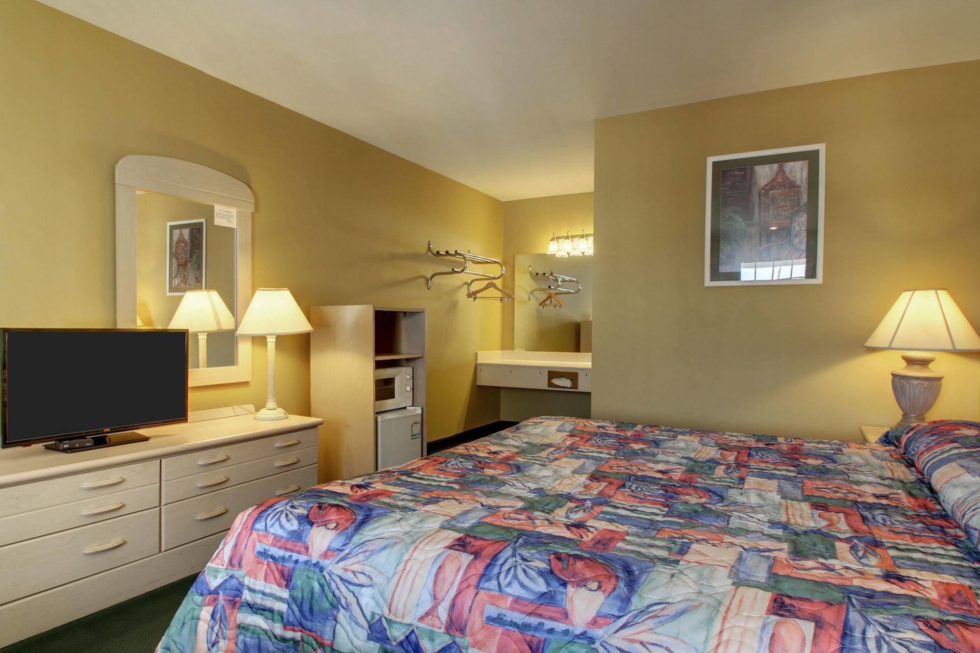 Key West Inn - Childersburg Εξωτερικό φωτογραφία