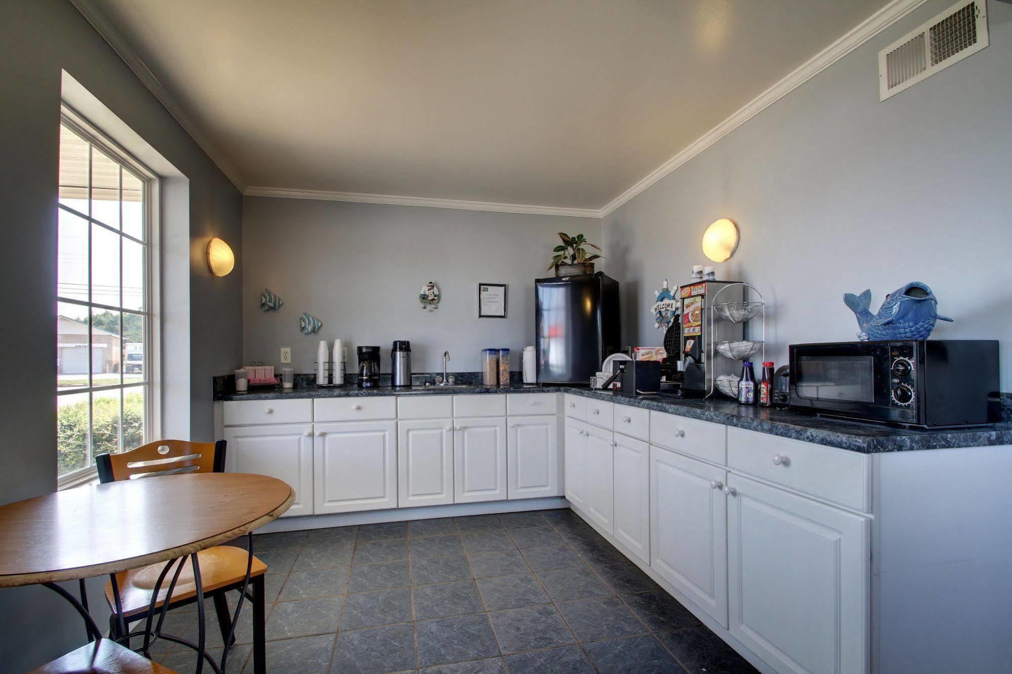 Key West Inn - Childersburg Εξωτερικό φωτογραφία