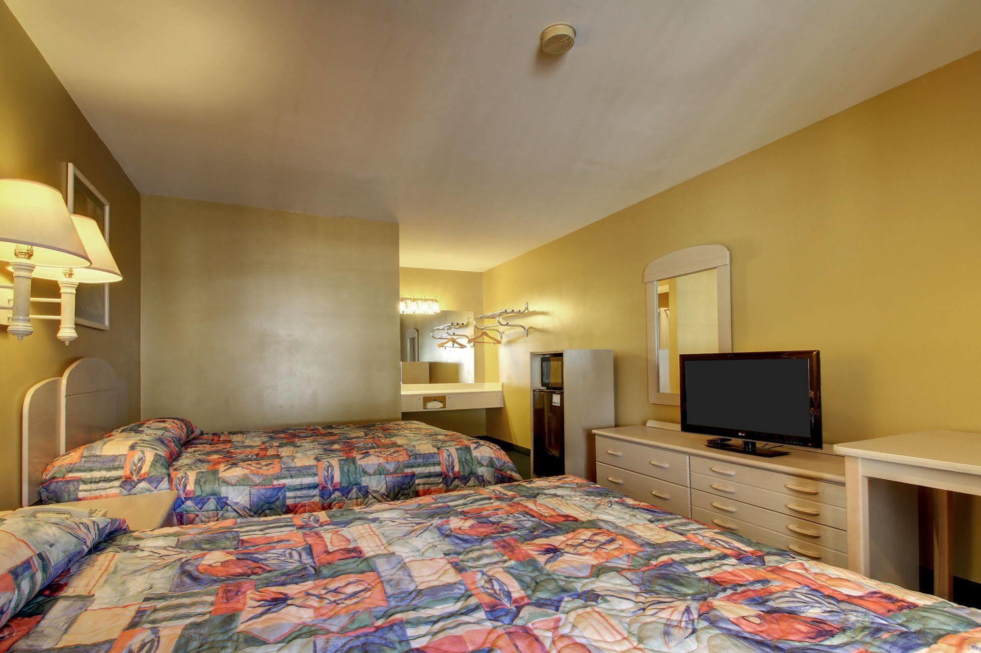 Key West Inn - Childersburg Εξωτερικό φωτογραφία