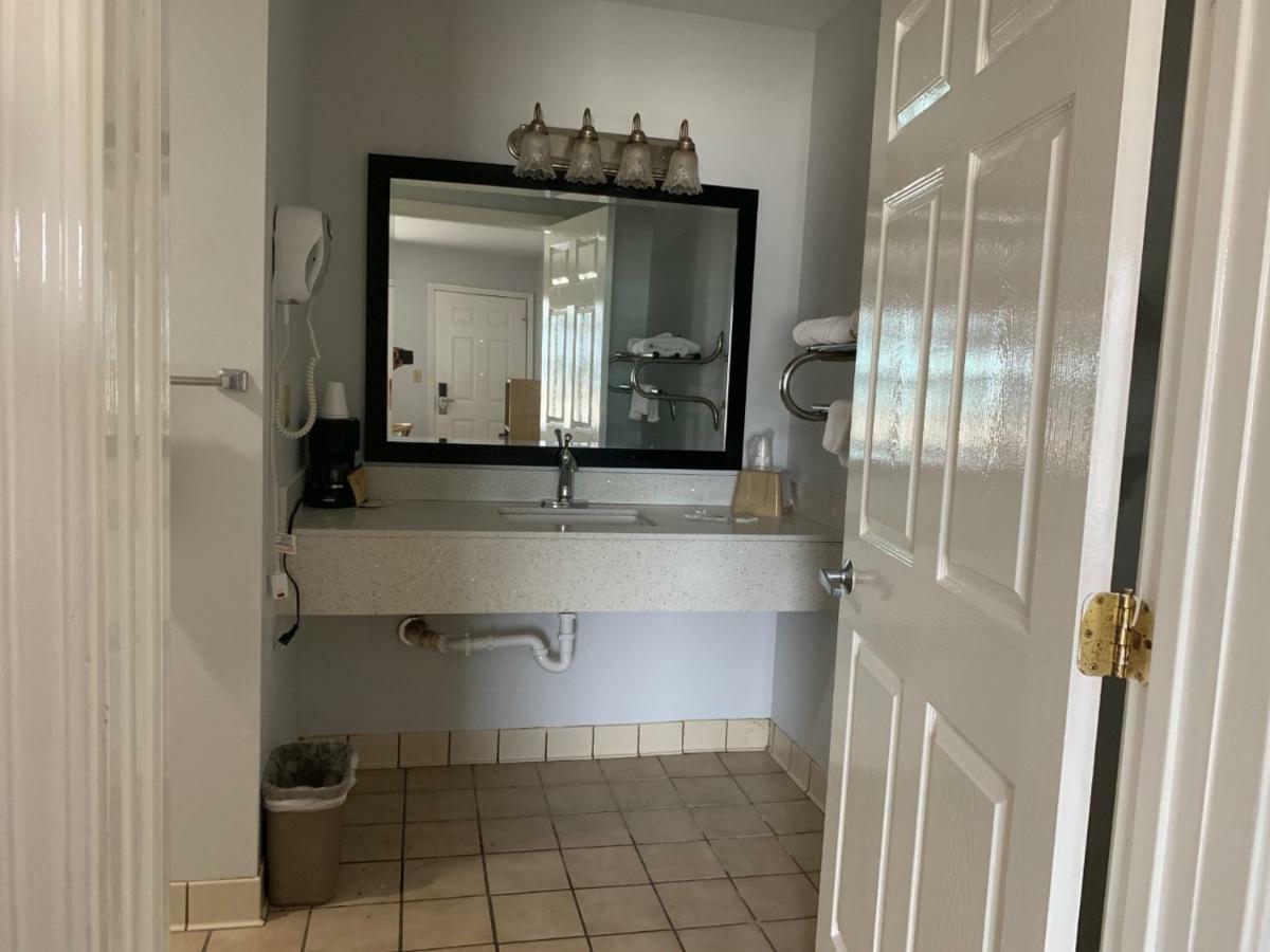 Key West Inn - Childersburg Εξωτερικό φωτογραφία
